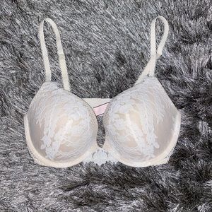 Victoria’s Secret push-up bra